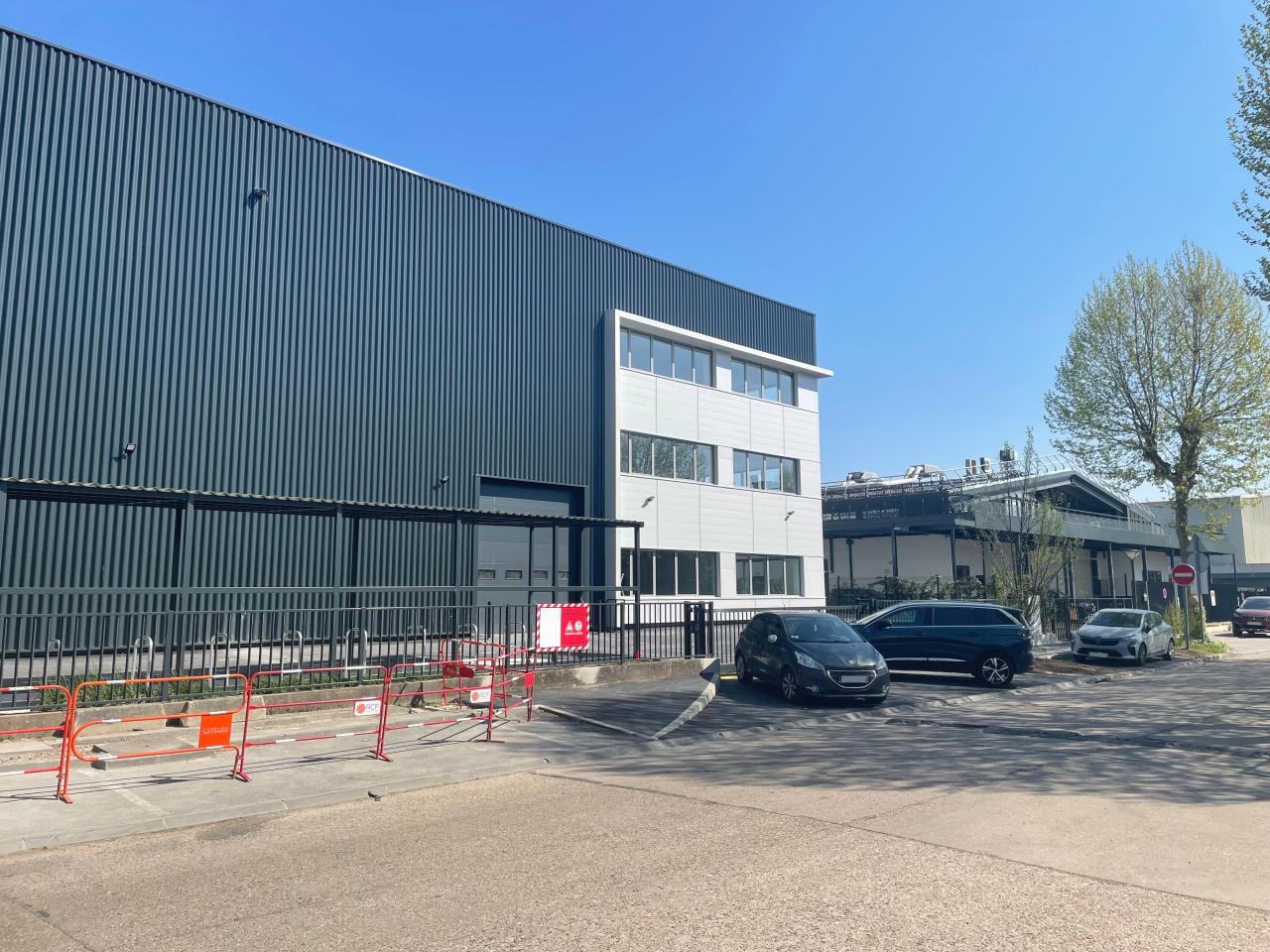 Local d'activité Villeneuve-la-Garenne 3065m² Location local d'activité Villeneuve-la-Garenne Hauts-de-Seine OLACT2315137 0